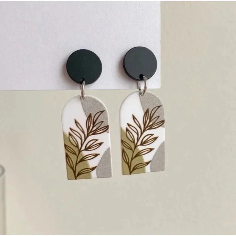 Blossom Boutique acrylic black